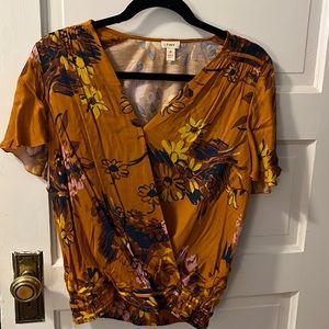 Anthropologie flutter sleeve- size small